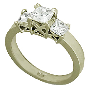 18K Yellow Gold Three Stone Ring : 0.90 cttw Diamonds