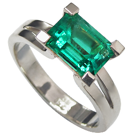 18K White Gold Solitaire Ring : 1.50 ct Emerald