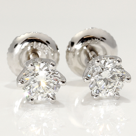 14K White Gold Stud Earrings : 0.80 cttw Diamonds