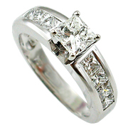 18K White Gold 1.00cttw Diamond Ring