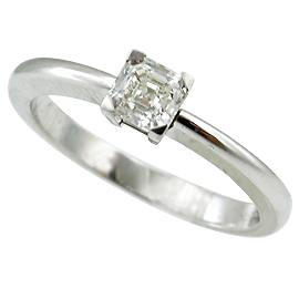 18K White Gold Solitaire Ring : 0.35 ct Diamond