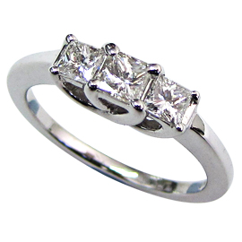 18K White Gold Three Stone Ring : 0.70 cttw Diamonds
