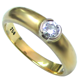 18K Yellow Gold Solitaire Ring : 0.21 ct Diamond
