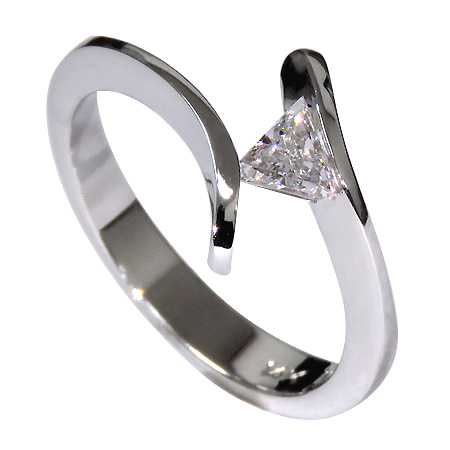 14K White Gold Solitaire Ring : 0.23 ct Diamond