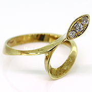 14K Yellow Gold 0.10cttw Diamond Ring