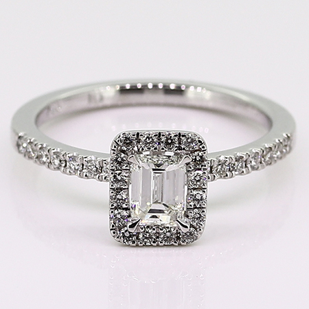 18K White Gold Multi Stone Ring : 0.69 cttw Diamond