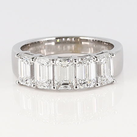 18K White Gold Band : 2.50 ct Diamonds