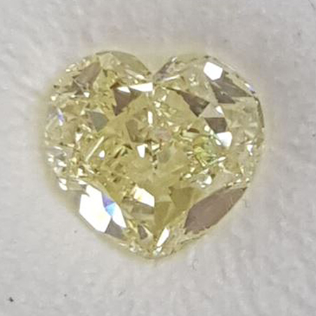 3.02 ct Heart Shape Diamond : Fancy Light Yellow / VVS2