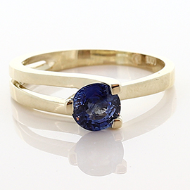 14K Yellow Gold Solitaire Ring : 1.00 ct Sapphire