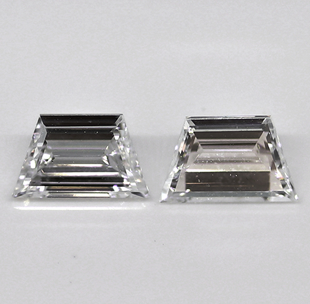 0.93 cttw Pair of Trapezoid Diamonds : E / VS1