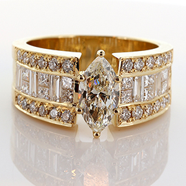 18K Yellow Gold Multi Stone Ring : 2.50 cttw Diamonds
