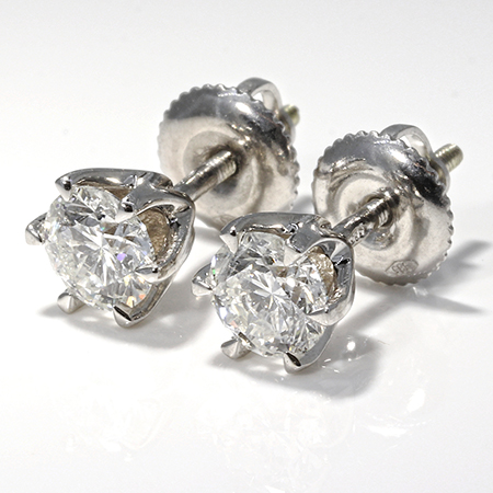 14K White Gold Stud Earrings : 1.00 cttw Diamonds
