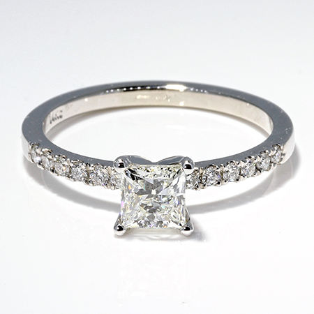 14K White Gold Multi Stone Ring : 0.60 cttw Diamonds