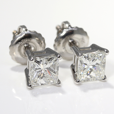 14K White Gold Basket Stud Earrings : 0.80 cttw Princess cut Diamonds
