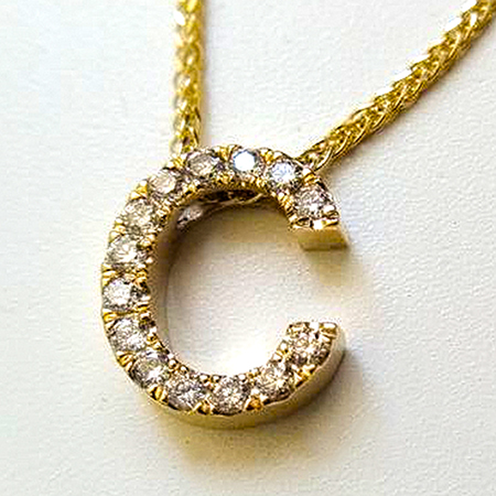 14K Yellow Gold Drop Pendant : 0.14 cttw Diamonds