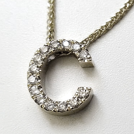 14K White Gold Drop Pendant : 0.14 cttw Diamonds