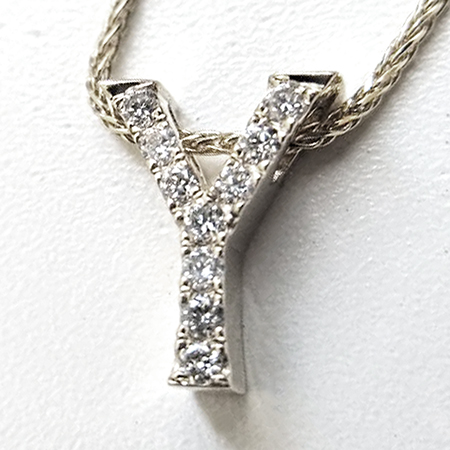 14K White Gold Drop Pendant : 0.14 cttw Diamonds