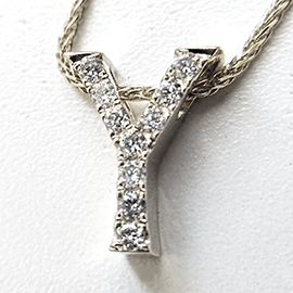 14K White Gold Drop Pendant : 0.14 cttw Diamonds