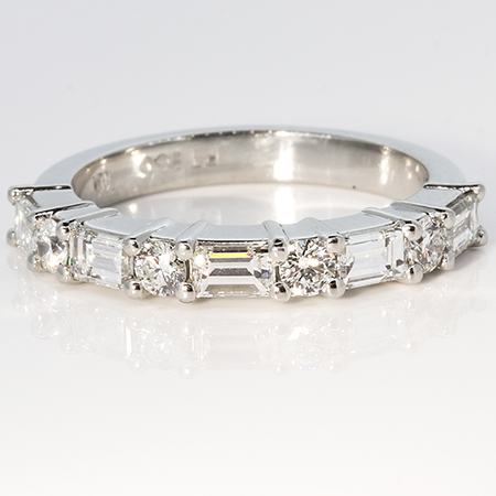 18K White Gold Band : 1.10 cttw Diamonds