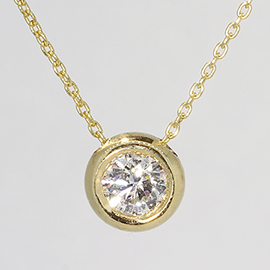 18K Yellow Gold Solitaire Pendant : 0.17 cttw Diamond