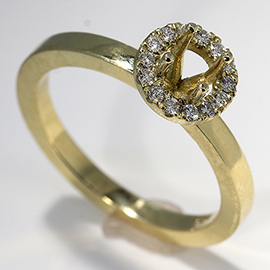 14K Yellow Gold Multi Stone Setting : 0.14 ct Diamonds