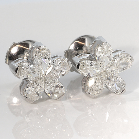 18K White Gold Designer Stud Earrings : 1.69 cttw Diamonds