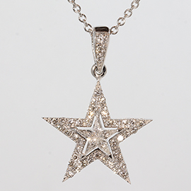 18K White Gold Drop Pendant : 0.35 cttw Diamonds