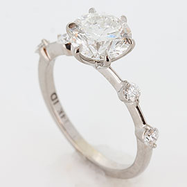 14K White Gold Multi Stone Ring : 1.70 cttw Diamonds