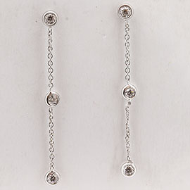 18K White Gold Drop Earrings : 0.30 cttw Diamonds