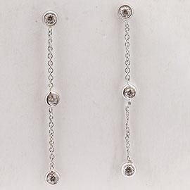 18K White Gold Drop Earrings : 0.30 cttw Diamonds