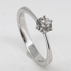 18K White Gold Solitaire Ring : 0.60 ct Diamond