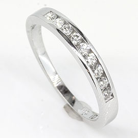 14K White Gold Band : 0.32 cttw Diamonds