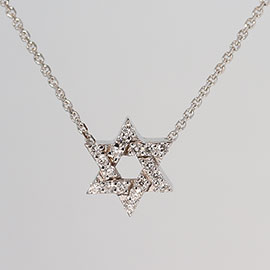 14K White Gold Star of David Pendant : 0.10 cttw Diamonds