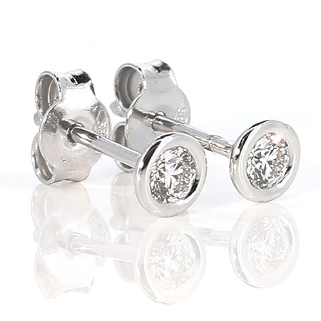 14K White Gold Stud Earrings : 0.20 cttw Diamond