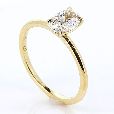 18K Yellow Gold Solitaire Ring : 0.90 ct Diamond