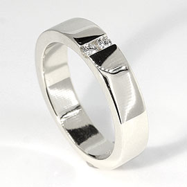 Platinum Band : 0.07 cttw Diamonds