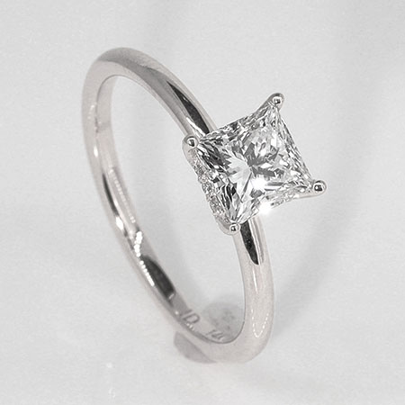 14K White Gold Multi Stone Ring : 1.06 cttw Diamonds