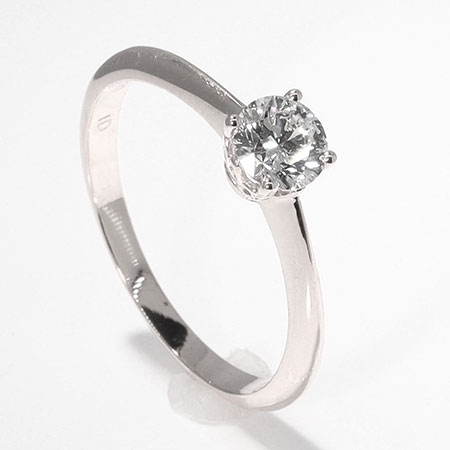 18K White Gold Solitaire Ring : 0.50 ct Diamond