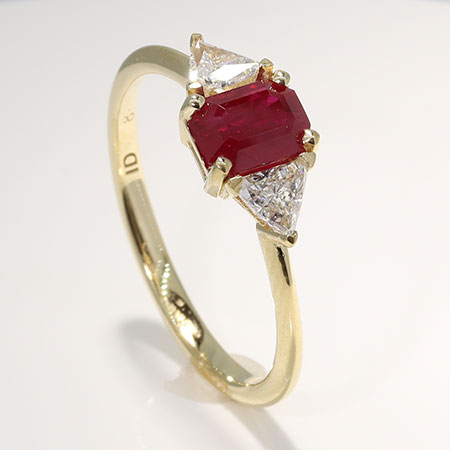 18K Yellow Gold Three Stone Ring : 2.00 cttw Ruby & Diamonds