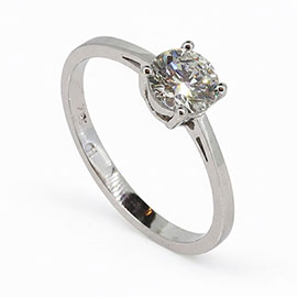 18K White Gold Solitaire Ring : 0.72 ct Diamond